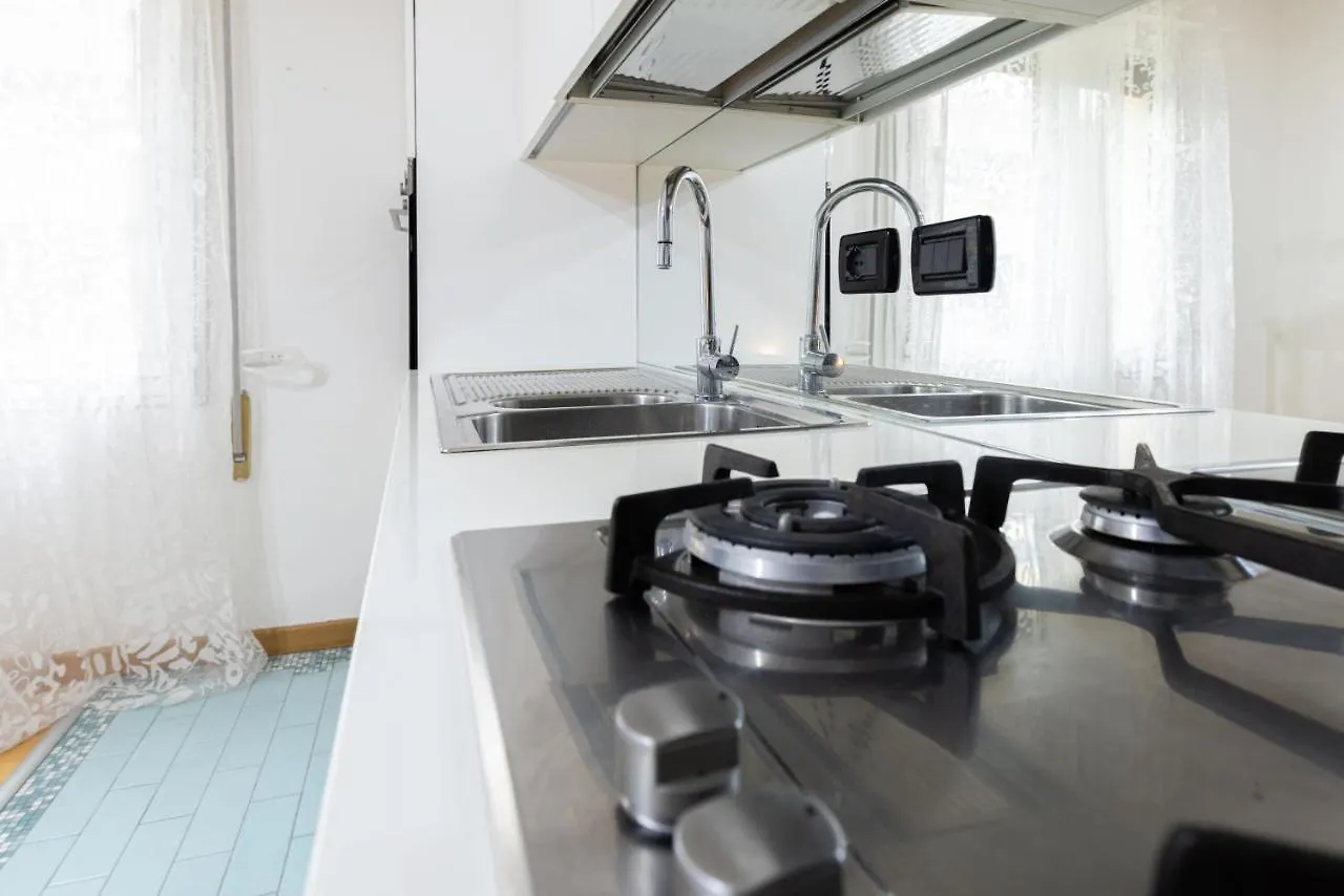 Cesare, Bologna By Short Holidays Apartment